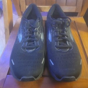Mens Brooks Ghost running shoe size 9.5